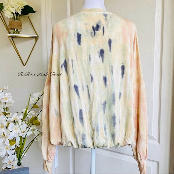 NWT YF&B Tie Dye Pull Over Top - Picture 5 of 6